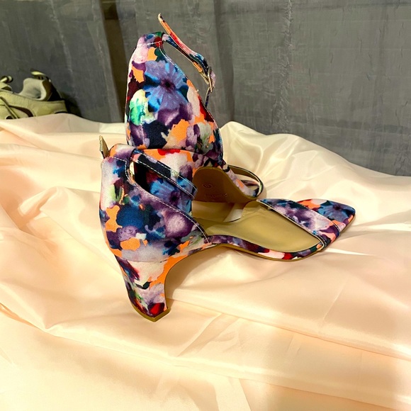 Dream Pairs heeled ankle strap sandal - Picture 2 of 6